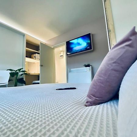 Apt 12 Luxury Living Chic Studio Steps From Beach Brighton Екстер'єр фото