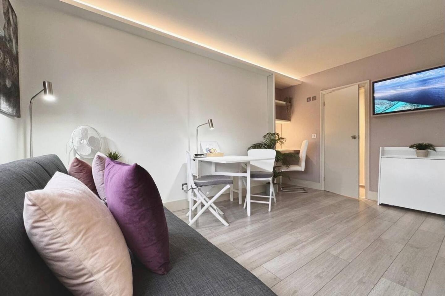 Apt 12 Luxury Living Chic Studio Steps From Beach Brighton Екстер'єр фото