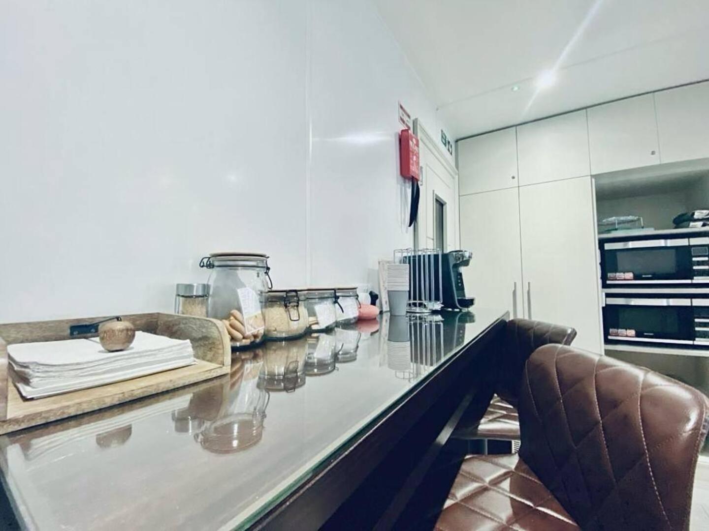 Apt 12 Luxury Living Chic Studio Steps From Beach Brighton Екстер'єр фото