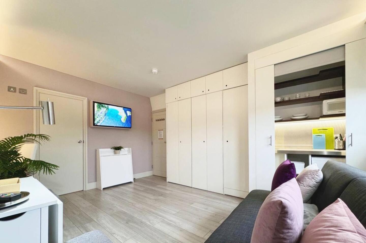 Apt 12 Luxury Living Chic Studio Steps From Beach Brighton Екстер'єр фото