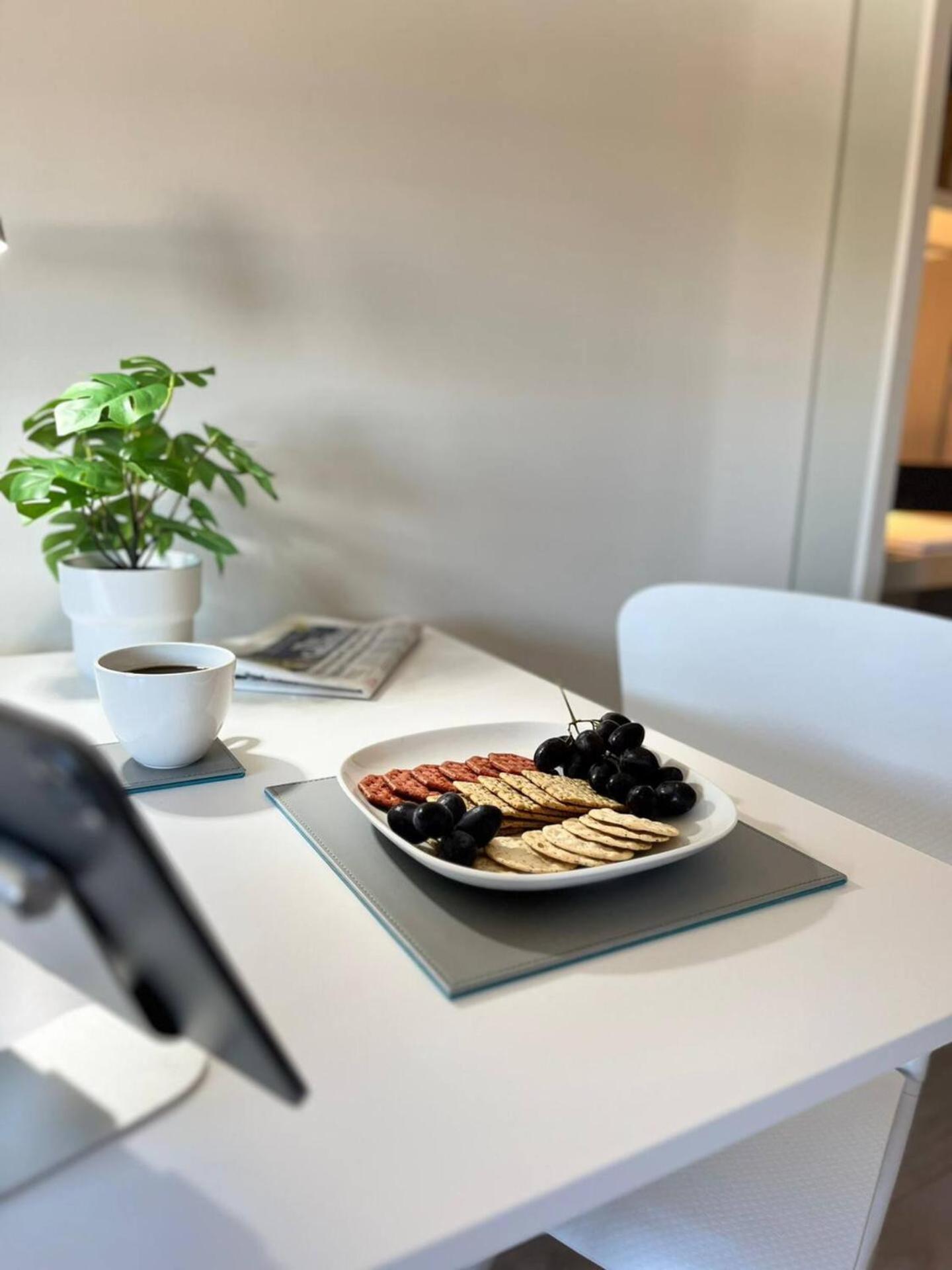 Apt 12 Luxury Living Chic Studio Steps From Beach Brighton Екстер'єр фото