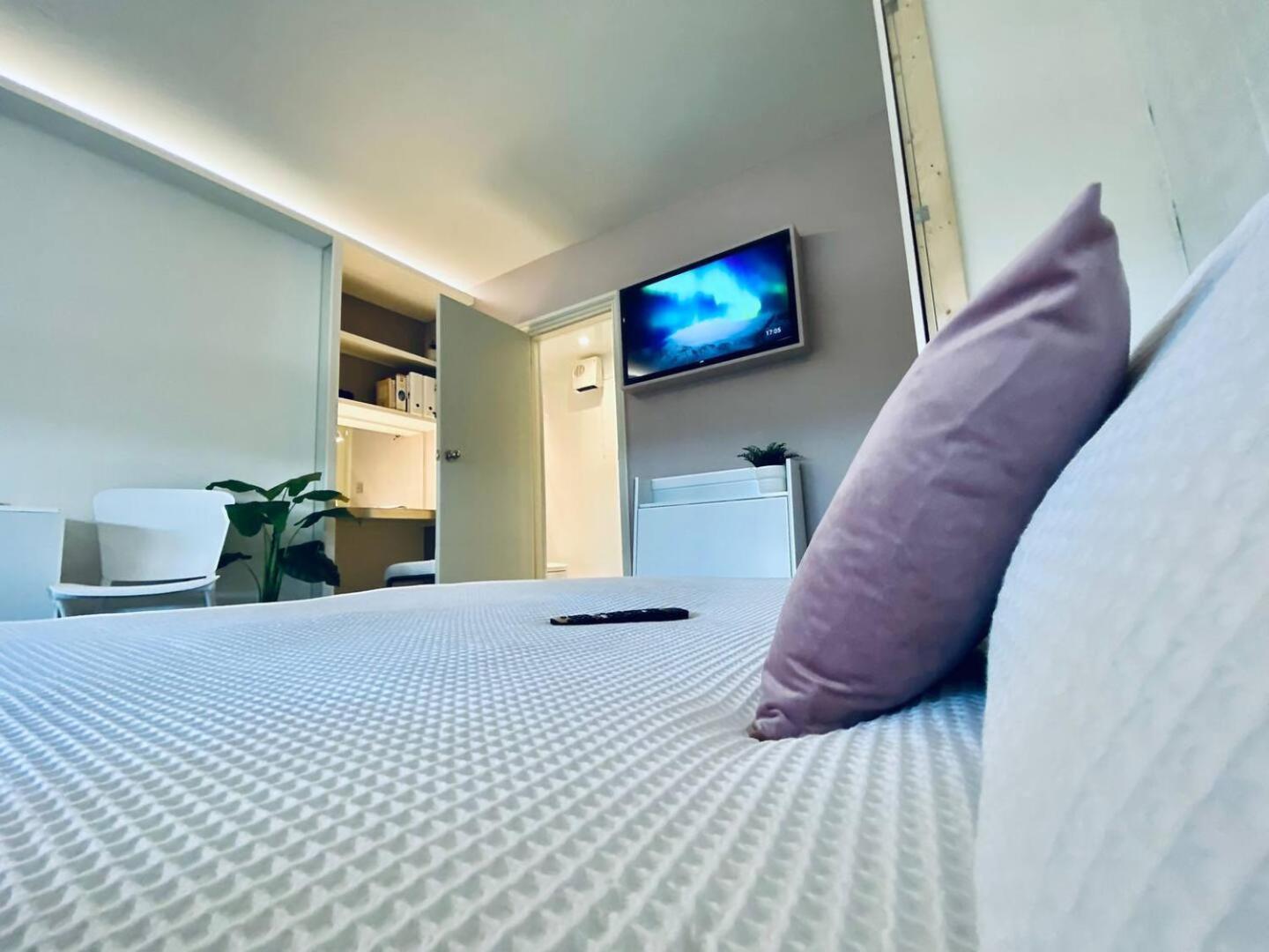 Apt 12 Luxury Living Chic Studio Steps From Beach Brighton Екстер'єр фото