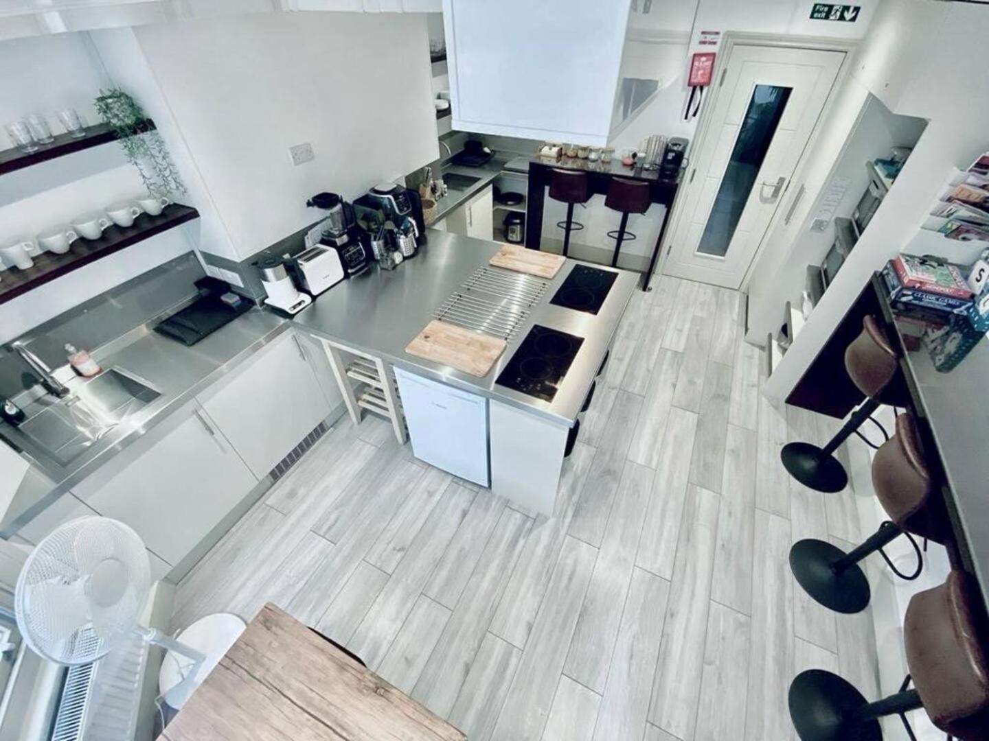 Apt 12 Luxury Living Chic Studio Steps From Beach Brighton Екстер'єр фото