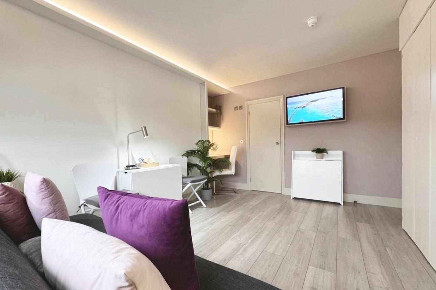 Apt 12 Luxury Living Chic Studio Steps From Beach Brighton Екстер'єр фото