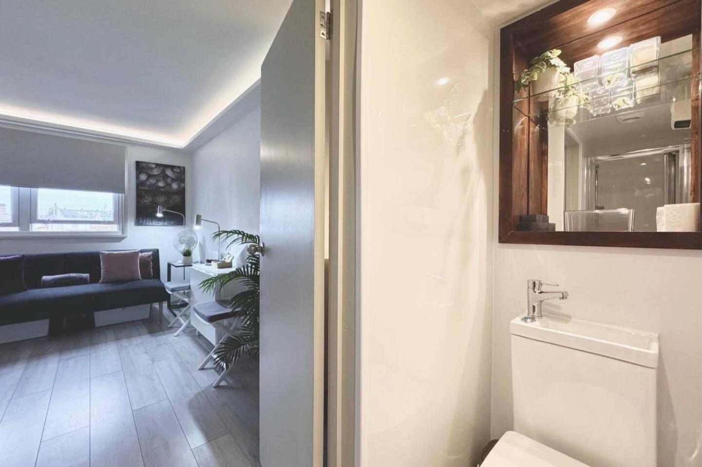 Apt 12 Luxury Living Chic Studio Steps From Beach Brighton Екстер'єр фото